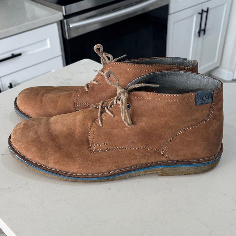Dex Tan Leather Chukka Boots